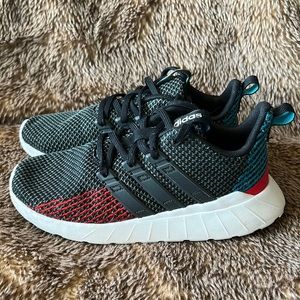 Adidas tennis shoes.